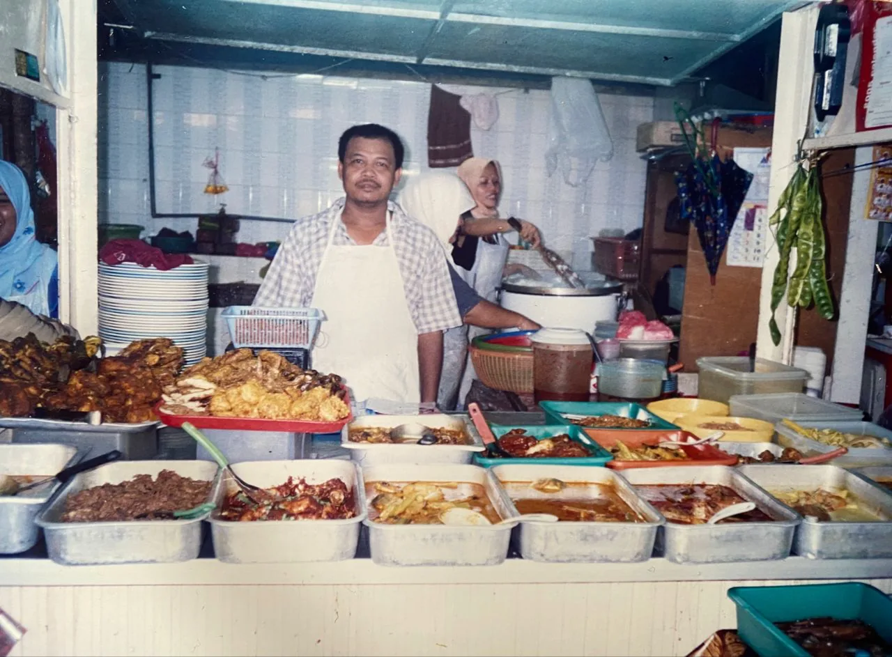 Hashim Hamid di gerai asal keluarga di Jalan Desa Jaya, Taman Desa Hashim Hamid di gerai asal keluarga di Jalan Desa Jaya, Taman Desa